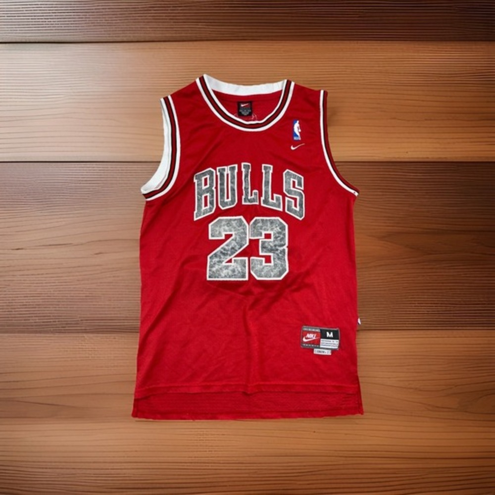 Vintage Chicago Bulls Nike Jersey Men's Size M Jordan #23‎